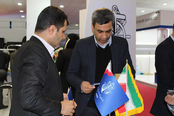 بازدید مقامات و گروههای مختلف از غرفه بندر امام خمینی (ره)  بازدید