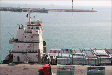 جابهجایی ۲.۸ میلیون تن کالا از بنادر غرب هرمزگان/ ۵۵ هزار دستگاه خودرو از بندرلنگه ترانزیت شد/ ترابری ۱۲هزار مسافر دریایی در مسیرهای بینالمللی/ رشد ۳ درصدی صادرات محصولات کشاورزی و دامی بندر لنگه