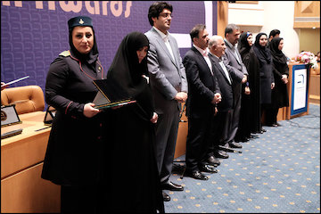 تقدیر از دریاسالار بانو زهرا سالاری با حضور آخوندی مراسم