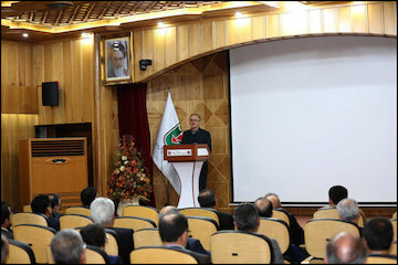 راهداری و حملونقل جادهای دو بال ایمنی در جادههای كشور هستند/ تاکید بر تامین ایمنی سفر هموطنان در ایام نوروز جلسه