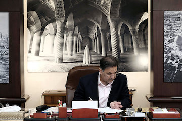 مهندسی و بازمهندسیِ آن آخوندی امضا