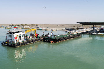 تصویب ساخت ۳ اسکله گردشگری و ۸ فروند شناور برای بنادر غرب هرمزگان نصب اسکله