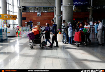 افزایش بیش از ۶۰ درصدی اعزام و پذیرش مسافر نسبت به سال گذشته/ جابه جایی بیش از یک میلیون و پانصد هزار مسافر هوایی  نگاهی به فعاليتهای نوروزی فرودگاه امام خمينی (ره)