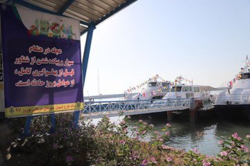 پرونده سفرهای دریایی نوروز ۹۷ هرمزگان با مهر بدون سانحه بسته شد /ترابری ۴.۳ میلیون نفر و جابجایی ۵۷۸ هزار خودرو/ پنجم فروردین؛ رکورددار سفرهای دریایی بنادر هرمرمزگان