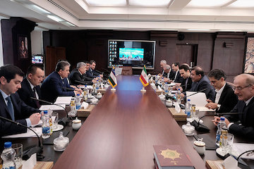 مذاکره بر سر کریدورهای بینالمللی مشترکالمنافع/ آمادگی ازبکستان برای خرید نفت ایران و حمل از طریق ریلی/ جزییات تهاتر بدهیها و مطالبات شرکتهای حملونقل بینالمللی جادهای  جلسه