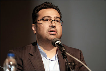 انتقال پایتخت اداری راهحل  قطعی در رفع مشکلات تهران نیست/ تعادلبخشی و رفع مسائل پایتخت اداری از اولویتهای نظام سیاسی است حبیب الله طاهرخانی