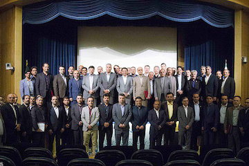 خادمان نوروزی سفرهای دریایی هرمزگان از سوی معاون وزیر راه تقدیر شدند جلسه