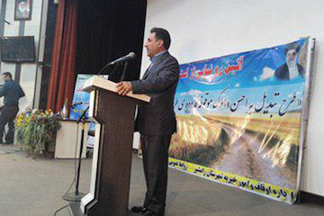 محدودیت مالی، گره اصلی برای توسعه راهها/ اتصال خط ریلی خوزستان به اصفهان در حال پیگیری است سخنراني