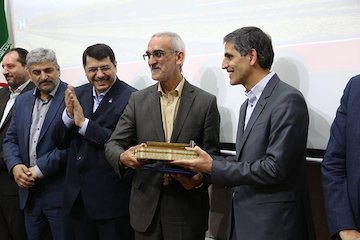 تقدیر از محمدزاده و پورسیدآقایی در دانشگاه علم و صنعت ایران مراسم