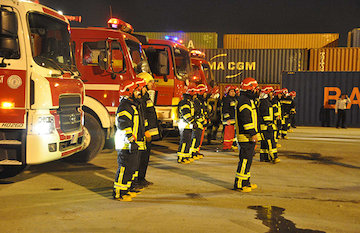 برگزاری مانور عملیاتی آتشنشانی در بندر خرمشهر مانور