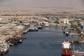 دریافت سوخت یارانه ای با شرط بیمه شدن ملوانان/ تعیین سیستمی مسیرهای عبوری لنجهای کمتر از ۵۰۰ تن بندر
