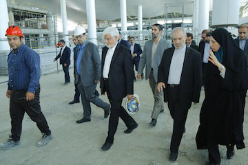 بازدید عارف و اعضای شورای شهر تهران از ترمینال سلام فرودگاه امام(ره) بازدید
