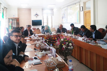 بررسی ۳۷ مورد از موارد جاری ۵ شهر در كميسون ماده ۵ استان اصفهان جلسه