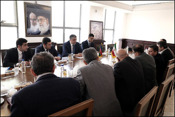 عزم جدی وزرای حملونقل ایران و آذربایجان در رفع موانع با همکاریهای دوجانبه/ پیگیری تامین مالی راهآهن رشت-آستارا/ تاکید بر فعالسازی کریدور شمال- جنوب و خلیجفارس-دریای سیاه دیدار