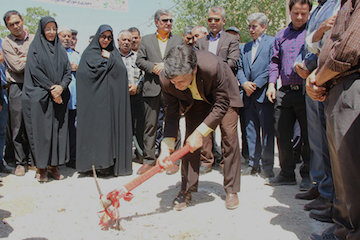کلنگ یک راه روستایی در خراسان شمالی زده شد کلنگ زنی