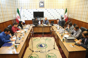 تلاش مدیران کشوری و شهری به منظور جلوگیری از وقوع عارضه خودرو محوری/ تمركزمان روی برنامه افزایش ایمنی راهها است جلسه
