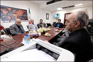 بازديد معاون حملونقل وزیر راه و شهرسازی از پایگاه خبری/ پيشنهادات تقیزاده به پايگاه خبری جلسه