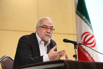 قیمت خودرو و سوخت باید واقعی شود/ کاهش تلفات رانندگی با توسعه حملونقل ریلی و  هوایی جلسه