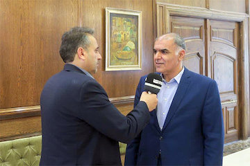 کاهش وابستگی و محدودیت تجارت جادهای با اتصال ریلی به کشورهای شرق مدیترانه/ تحریمها خللی در روابط اقتصادی ایران با کشورهای همسایه وارد نمیکند امینی