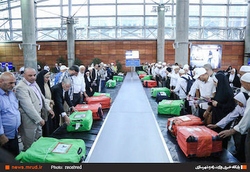 چهاردهمین روز از عملیات بازگشت حجاج /باز گشت زائران بیت الله الحرام به ۵ شهر با برقراری۱۱ پرواز از جده و مدینه  ورود اولین گروه حجاج به فرودگاه بینالمللی امام خمینی (ره)