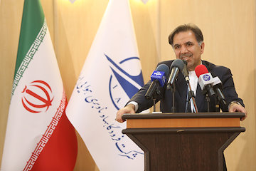 پرورش نیروی انسانی در تراز جهانی از اولویتهای وزارت راه و شهرسازی است/ فرودگاهها باید هویت ایرانی داشته باشند/ تاکید بر نحوه کارکرد فرودگاه با شهر و حمل و نقل درون شهری عباس آخوندی