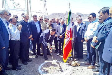 آغاز ساخت ۵۰ هزار واحد مسکونی مشارکتی در شهر جدید بهارستان/ شروع عملیات احداث ایستگاه قطار برقی بهارستان کلنگ زنی