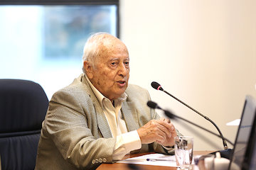 انتقاد از کمبود و توزیع نامناسب کتب و نشریات تخصصی معماری/ مسئولان مشارکت واقعی متخصصان در تصمیمات کلان را فراهم کنند جلسه