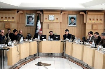 صرفه جویی حاصل از تامین ناوگان ریلی بیشتر از تولید است/ ۸۵۰ واگن باری در مسیر ورود به کشور/ بررسی مجدد تغییر مسیر ترانزیت مواد خطرناک در کردستان جلسه