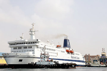 آغاز فعالیت کشتی سانی در مسیر دریایی بین بنادر شهید باهنر و شارجه/ تنوع بخشی به خدمات مسافری در پنج کلاس بندر