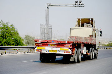 تردد بيش از يازده ميليون و پانصد هزار وسیله نقلیه در جادههای هرمزگان  کامیون