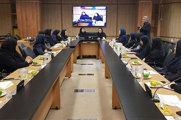 بررسی نقش زنان در ارتقا کیفیت زندگی شهری در بافتهای هدف/ تأکید بر تسهیل نحوه بهرهبرداری زنان شاغل از امکانات جلسه