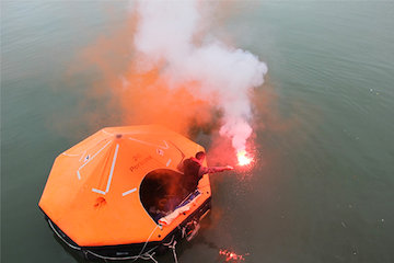 برگزاری مانور آموزشی استفاده از جان پناه نجات( Life Raft) در بندر نوشهر  مانور دریایی