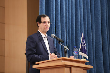 توسعه کشور در گروی تقویت هویت دانشجویی است مه آبادی