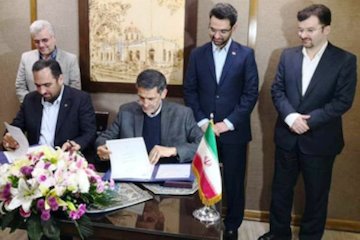 امضا تفاهمنامه پوشش اینترنتی نسل ۴ در سه خط ریلی میان راهآهن و همراه اول جلسه