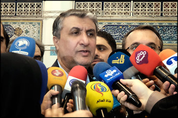 رایزنی با مقامات آذربایجان برای تکمیل راهآهن رشت – آستارا/ توزیع حمل بار روی ریل و جاده با تکمیل راهآهن چابهار – زاهدان وزیر در جمع