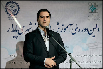 حدود ۳.۵ میلیون واحد مسکونی نیازمند نوسازی هستند/ توزیع حدود ۶ هزار میلیارد تومان منابع در استانها برای اجرای برنامه بازآفرینی هوشنگ عشایری