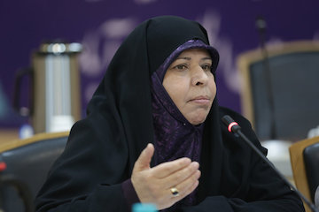 توجه به لزوم رعايت مقررات قانونی در انجام وظايف / زمينه برای انتصاب اولين مدير زن فرودگاهی فراهم شود معصومه ابراهیمی
