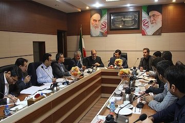 آمادگی سازمان بنادر برای کمک به توسعه بندری بندر لنگه/ تدوین ساز و کارهای وصول مطالبات سازمان بنادر/ برنامهریزی برای به حداقل رساندن بدهیهای تجاری در بندر لنگه جلسه