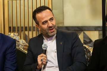 قطارهای حومهای تهران رقیب مترو نیستند/حرکت ۳۹ قطار حومهای به صورت روزانه از مبدا تهران عابدین هادی نژاد