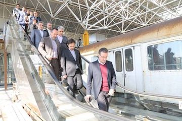 پیگیری پروژههای متاثر از ماده ۱۲ قانون رفع موانع تولید/ رفع نقص سامانه فروش بلیت/ افتتاح مجموعه اقامتی مرکزی راهآهن بازدید