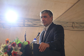 نقش كليدی آزادراه كرمانشاه-بيستون در توسعه كريدورهای ترانزيتی كشور/ تاسیس اداره كل راهآهن كرمانشاه در دستور كار / تهيه مسكن و ايجاد فرصت كسب و كار اولويت بازآفرينی شهری است سخنرانی-بزرگراه کرمانشاه-بیستون