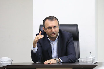 بازگشایی مسیر موقت به پلدختر جهت تردد خودروهای امدادی/ آغاز فعالیت تمامی سطوح پروازی فرودگاه خرمآباد از ساعت ۱۱ امروز شهرام آدم نژاد
