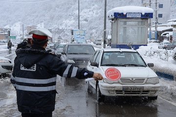 برف جاده های مازندران را در بر گرفت برف