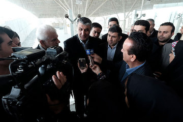 اراده مصمم برای تکمیل متروی هشتگرد تا تابستان ۹۸/ احداث خط دوم راهآهن کرج-قزوین/ بهرهبرداری از جاده طالقان در سال آینده  وزیر در جمع