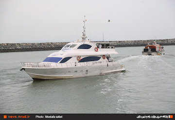 بندر "شهید حقانی" به سامانه استعلام وضعیت ابتلا به کووید-۱۹ متصل شد/ انجام سفر دریایی منوط به منفیبودن تست کرونا بازدید وزیر راه و شهرسازی از بندر شهید حقانی