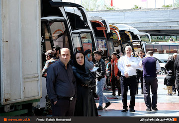 ابلاغ الزمات بهداشتی برای جلوگیری از گسترش ویروس کرونا در ناوگان مسافربری  بازدید وزیر راه و شهرسازی از پایانه اتوبوسرانی جنوب در آستانه نوروز