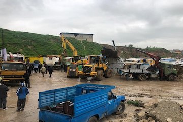 کانکسهای زلزلهزدگان کرمانشاه از مسیر رودخانه به مناطق امن منتقل میشود/ مردم در تکمیل واحدهای مسکونی آسیبدیده از زلزله سال ۹۶ مشارکت حداکثری داشته باشند سرپل ذهاب