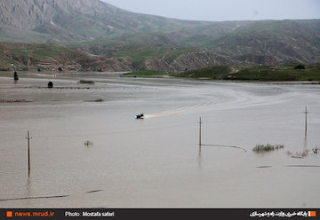 بازدید وزیر راه و شهرسازی از مناطق سیل زده در سفر به استان ایلام (3 )