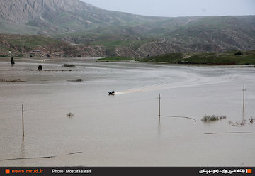 تشریح خسارتهای ناشی از سیل به محورهای مواصلاتی مازندران بازدید وزیر راه و شهرسازی از مناطق سیل زده در سفر به استان ایلام (3 )