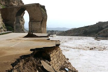 ۳۵۰.۰۰۰.۰۰۰.۰۰۰ تومان خسارت سیلاب به جادههای خوزستان سیل